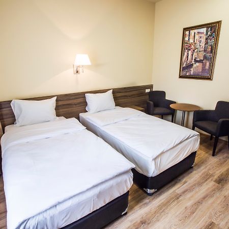 Yerevan Deluxe Hotel מראה חיצוני תמונה