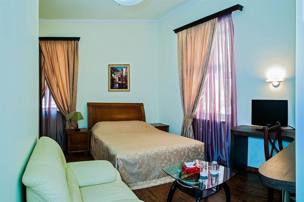 Yerevan Deluxe Hotel מראה חיצוני תמונה
