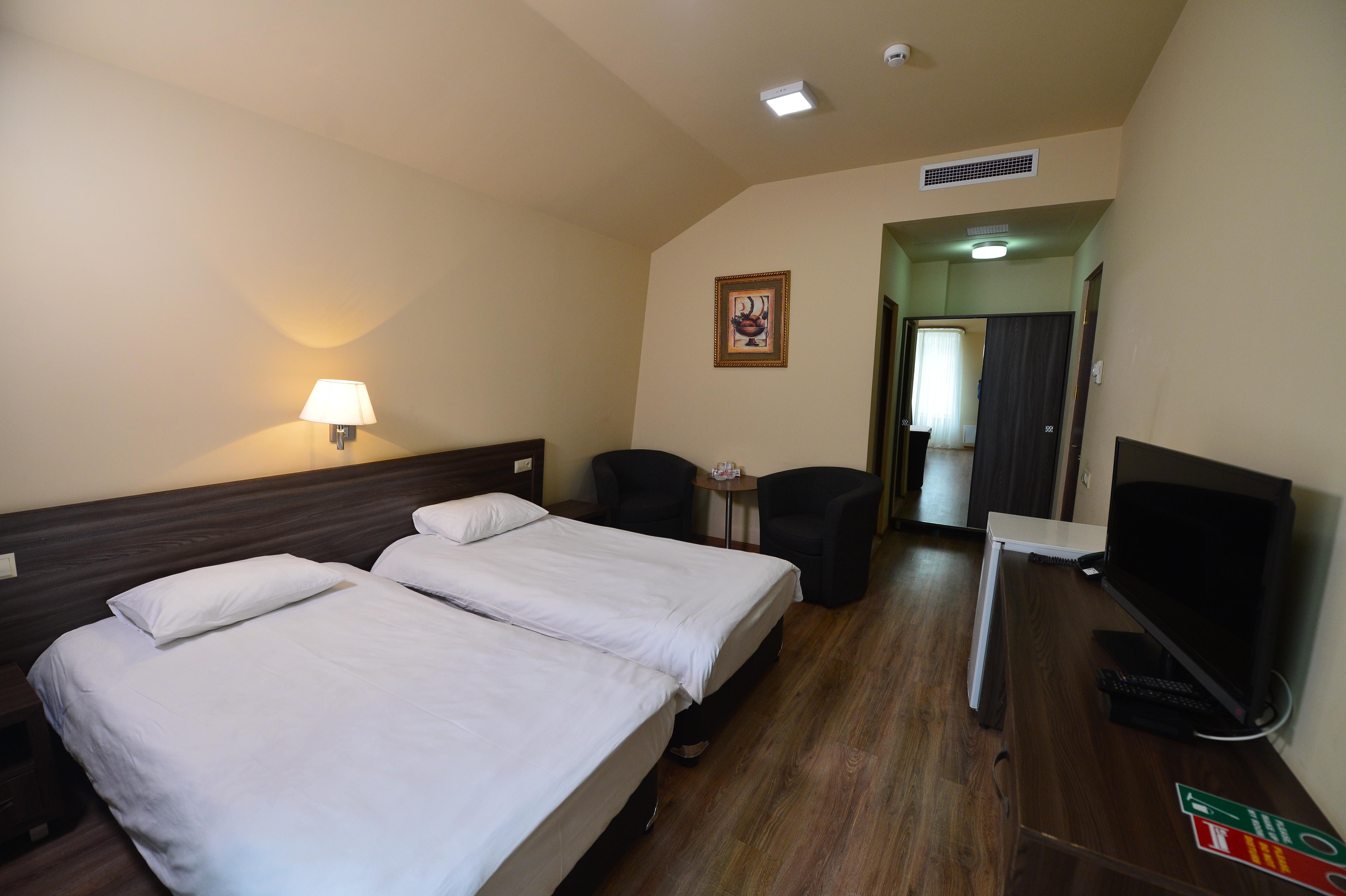 Yerevan Deluxe Hotel מראה חיצוני תמונה