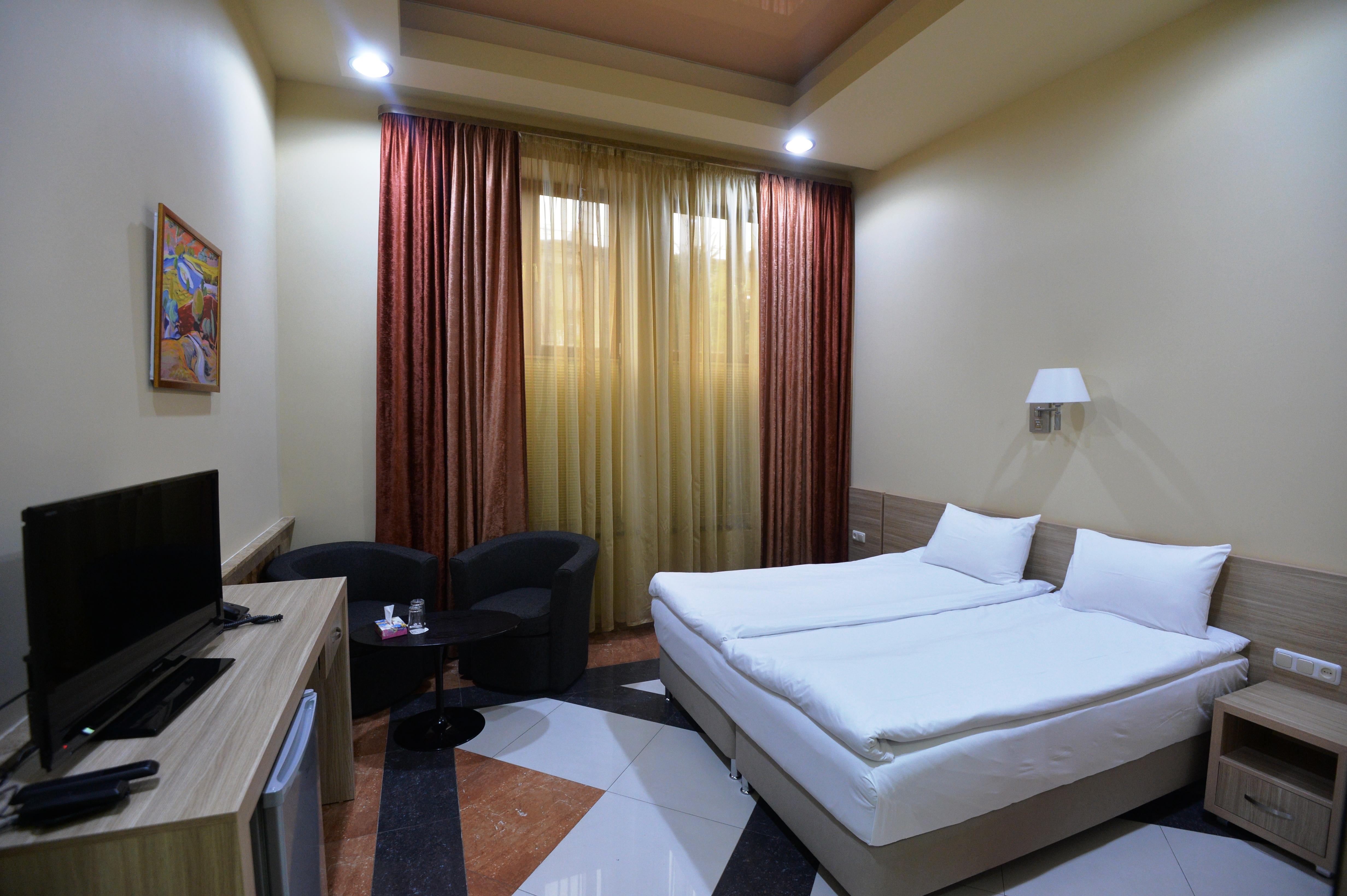 Yerevan Deluxe Hotel מראה חיצוני תמונה