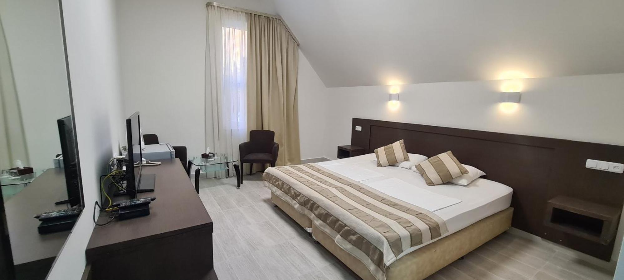 Yerevan Deluxe Hotel מראה חיצוני תמונה