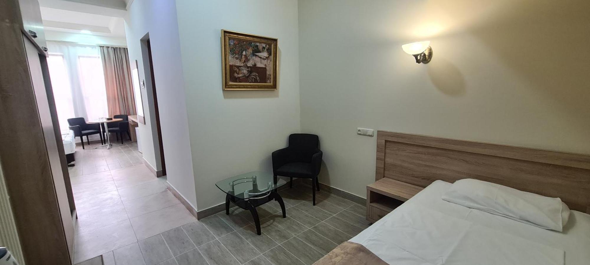 Yerevan Deluxe Hotel מראה חיצוני תמונה