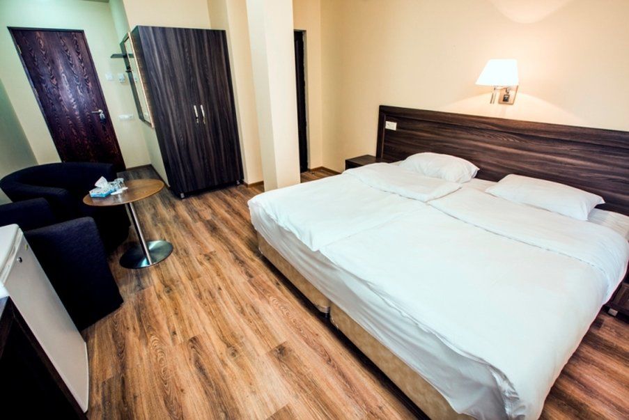 Yerevan Deluxe Hotel מראה חיצוני תמונה