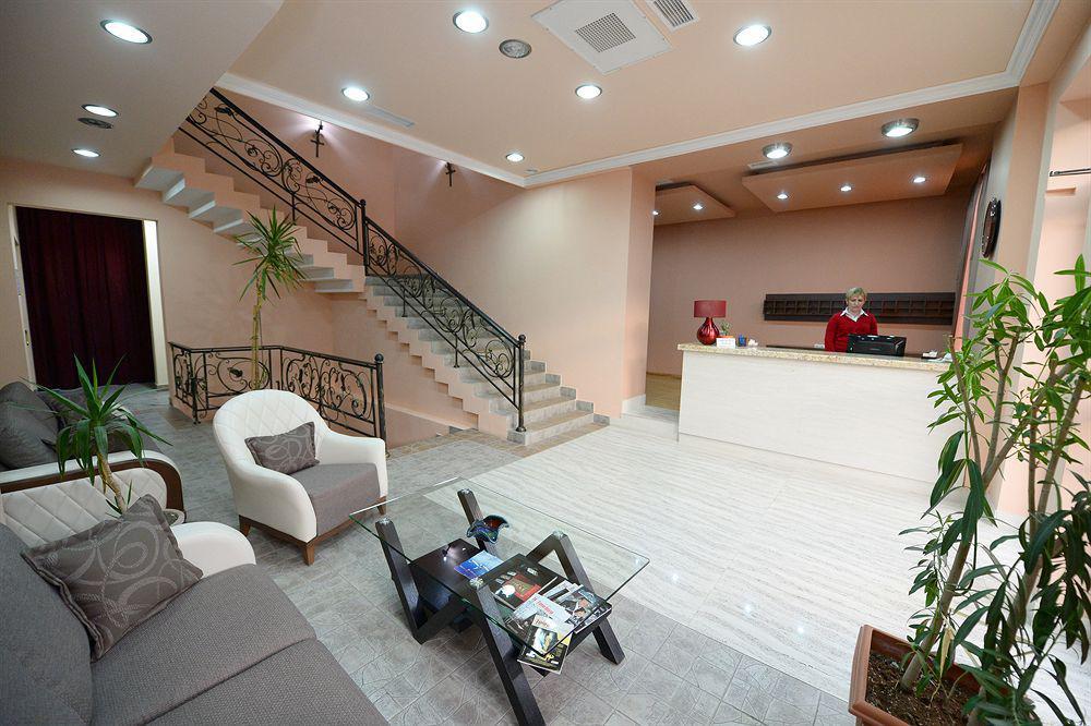 Yerevan Deluxe Hotel מראה חיצוני תמונה