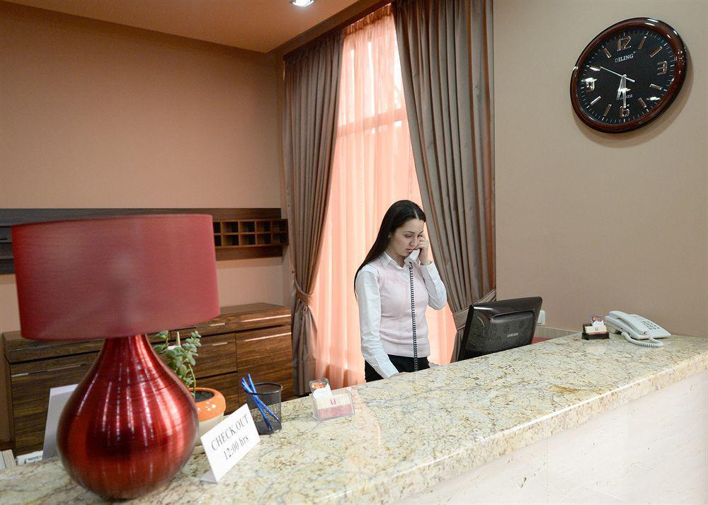Yerevan Deluxe Hotel מראה חיצוני תמונה